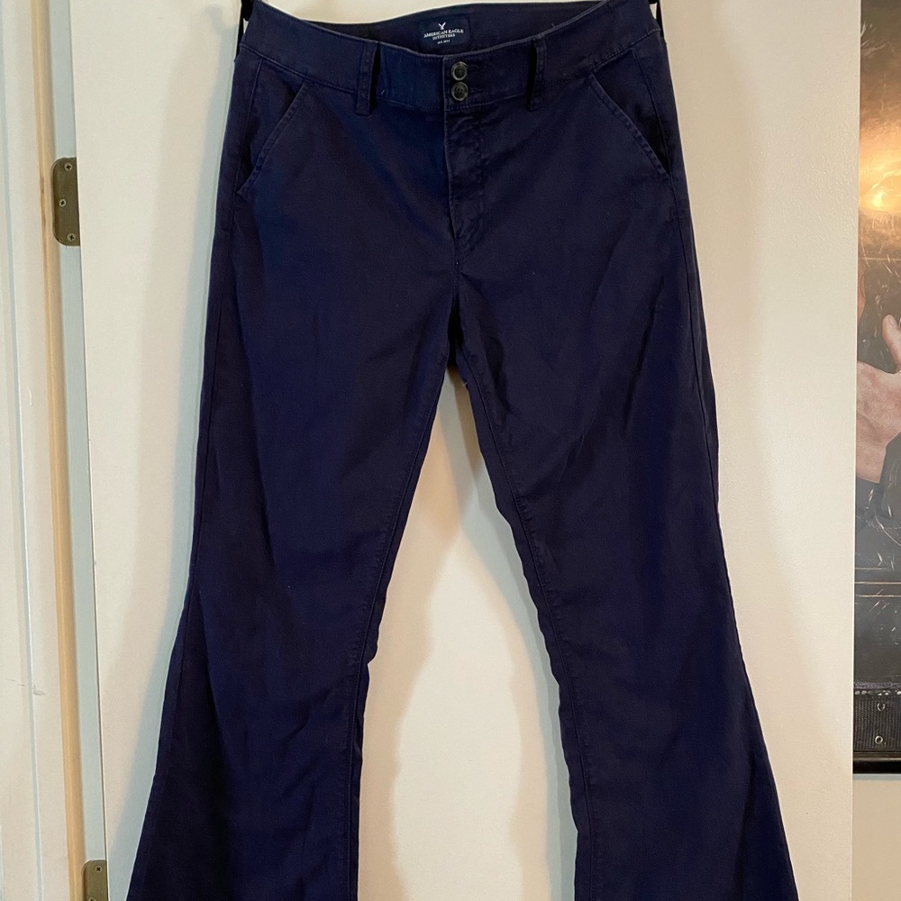 Women’s American Eagle navy khaki’s